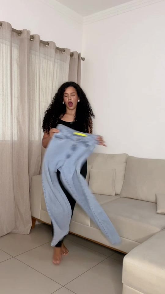 Post 3 by Camila Santos on TikTok (video)