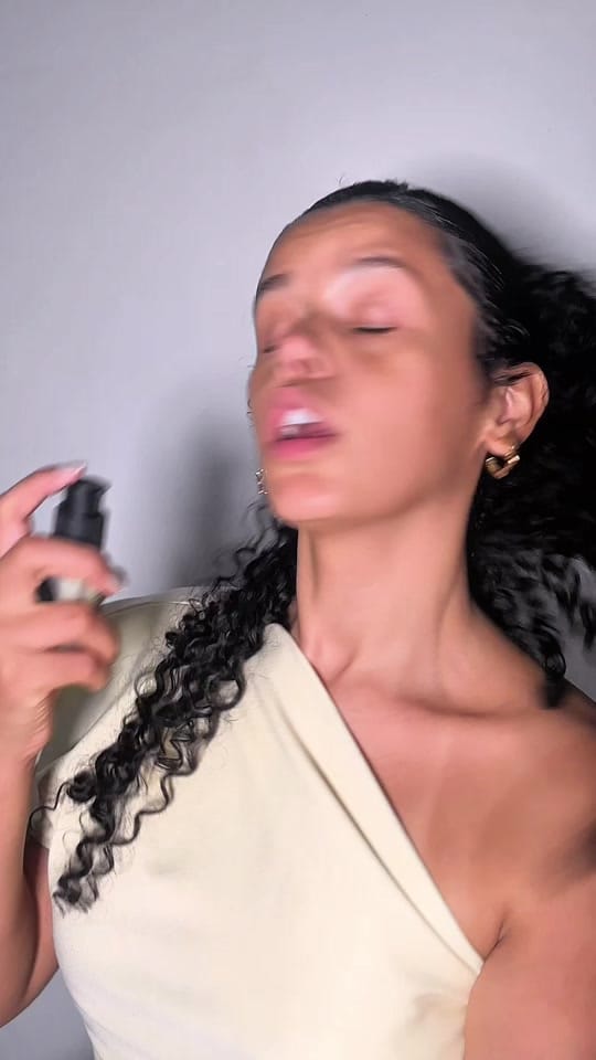 Post 4 by Camila Santos on TikTok (video)