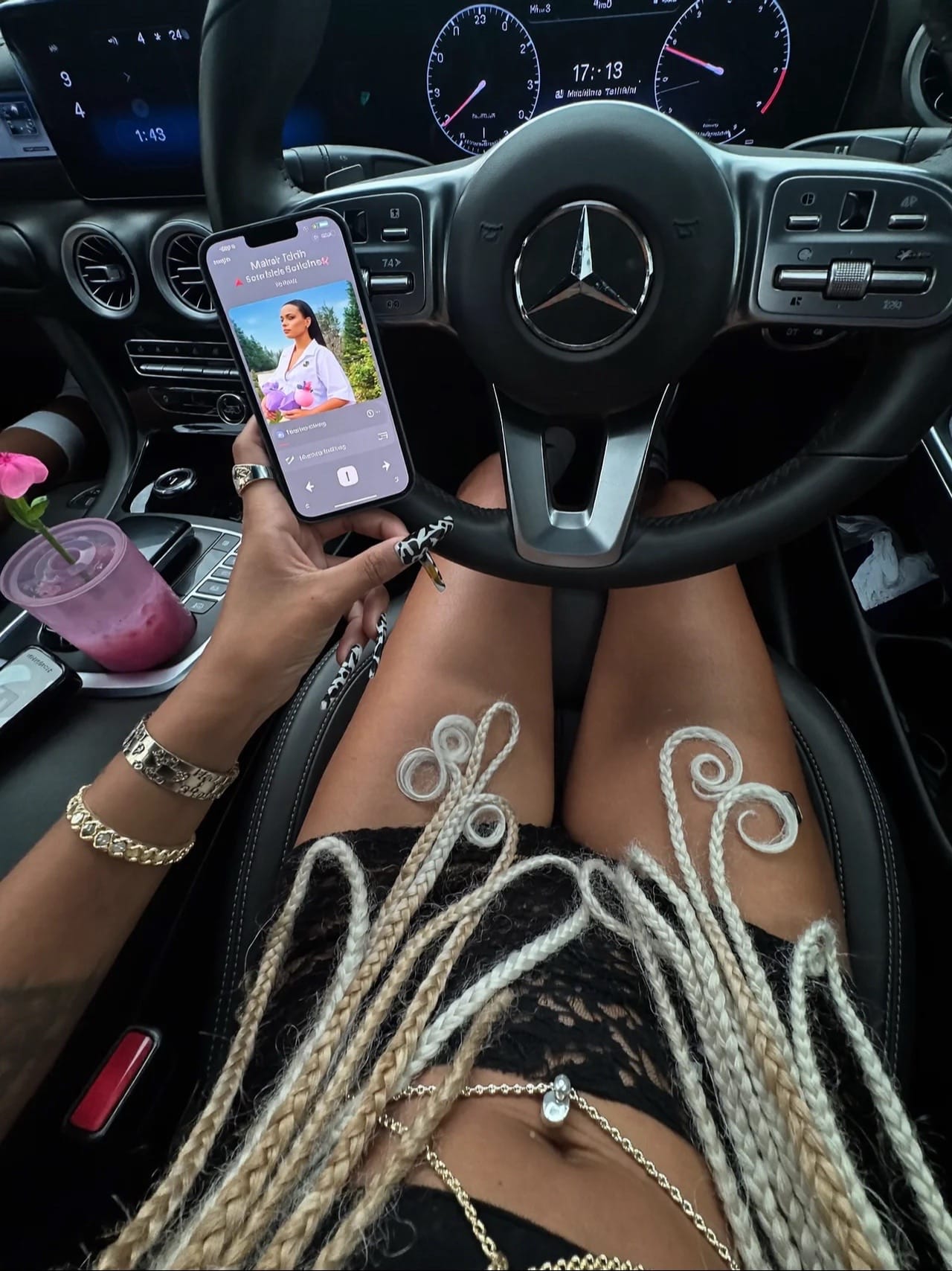 Post 4 by Ashantii on TikTok (video)
