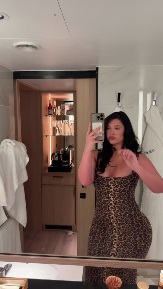 Post 1 by Georgia on TikTok (video)
