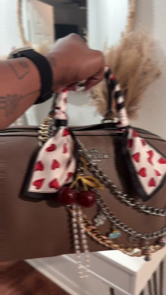 Post 7 by J a y l a 🤎 on TikTok (video)