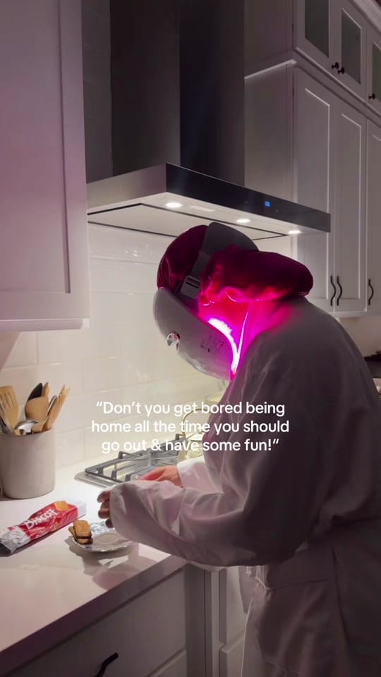 Post 1 by veronicaellisxo on TikTok (video)