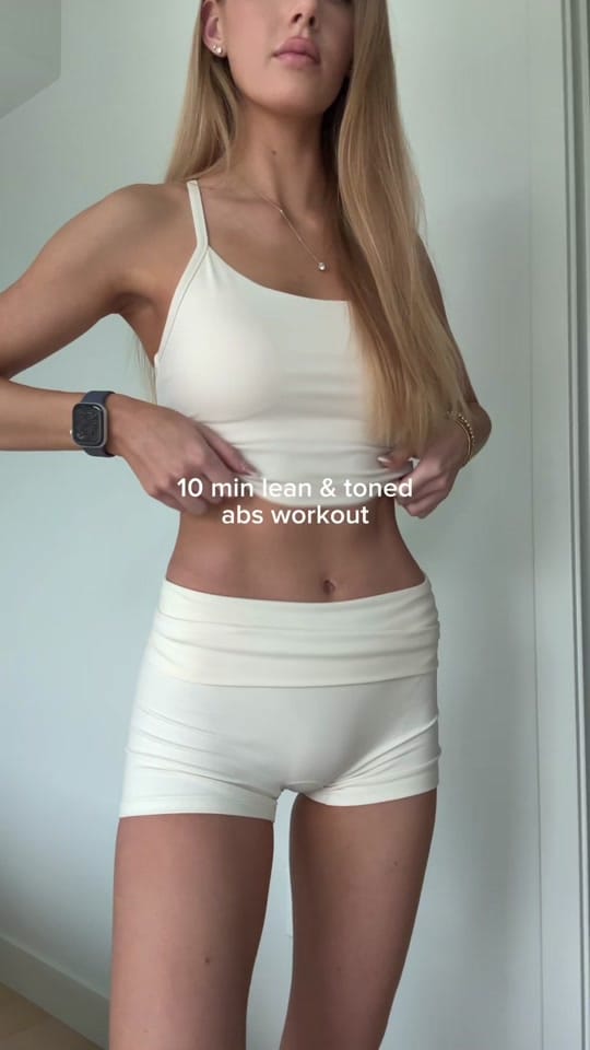 Post 6 by Rachel Andrews on TikTok (video)