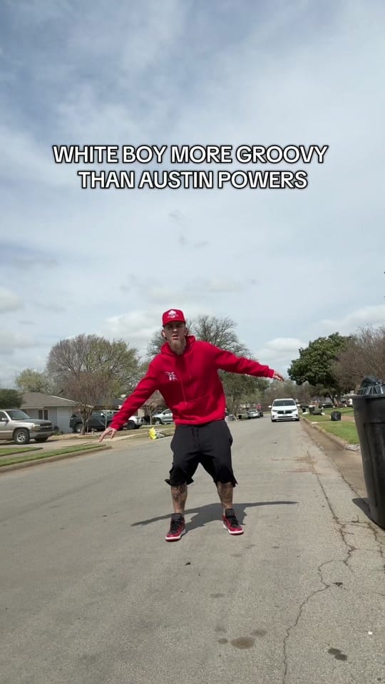 Post 3 by @1whitechocolate2x on TikTok (video)
