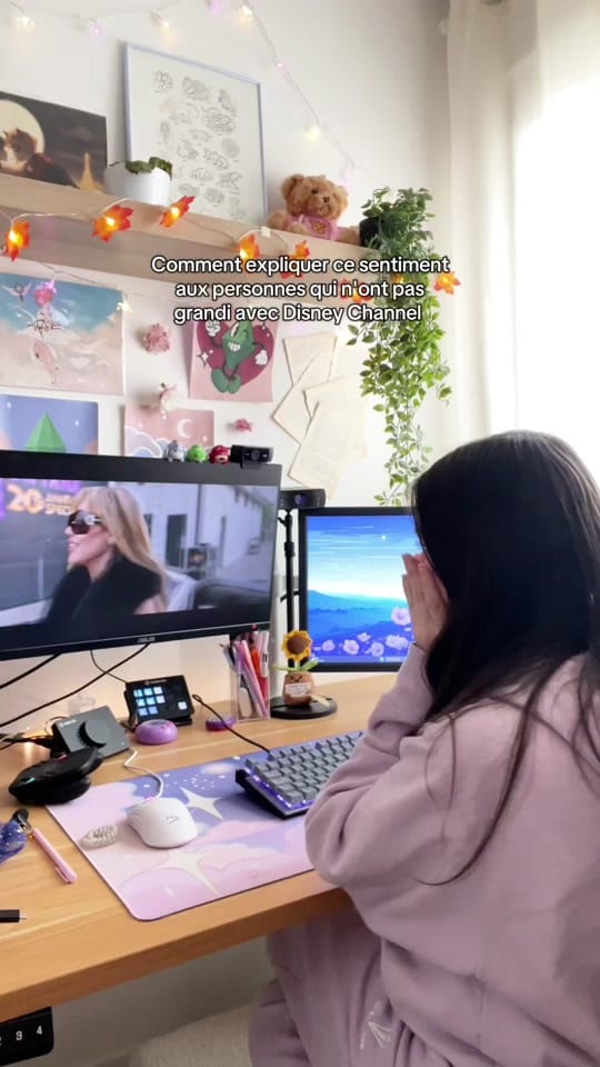 Post 5 by MathyMoon | Cozy girl ♡ on TikTok (video)