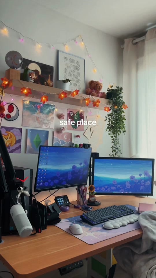 Post 3 by MathyMoon | Cozy girl ♡ on TikTok (video)