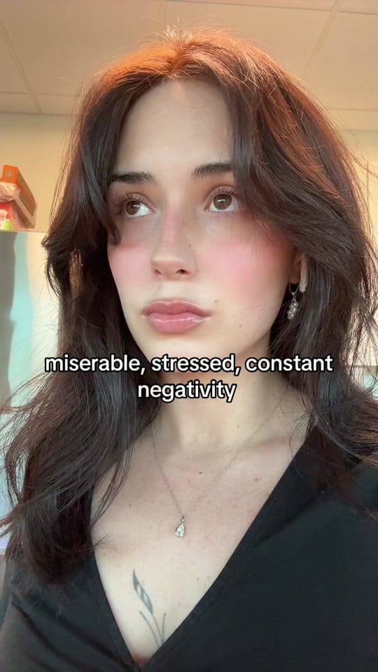 Post 1 by 𝓲𝓼𝓪 on TikTok (video)