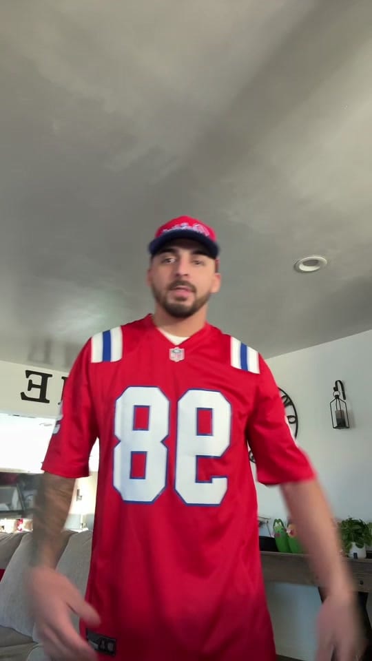 Post 1 by Angel Torres on TikTok (video)