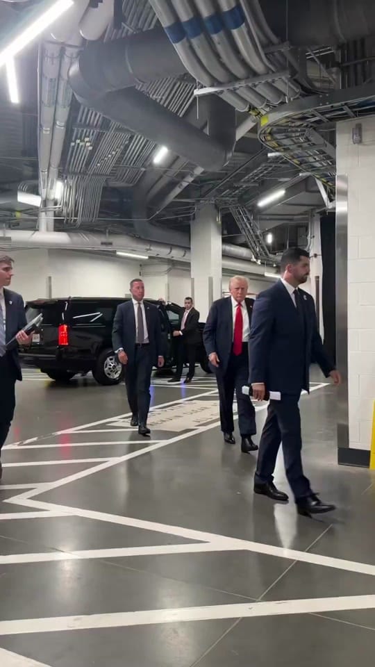 Post 10 by Mike Talks Politics 🇺🇸 on TikTok (video)