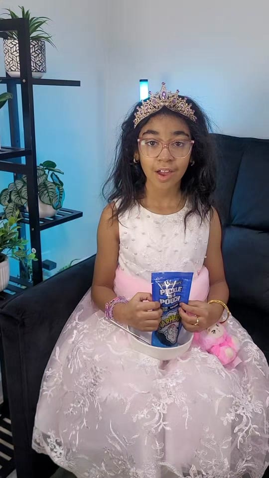 Post 5 by Edinson&Kylie on TikTok (video)