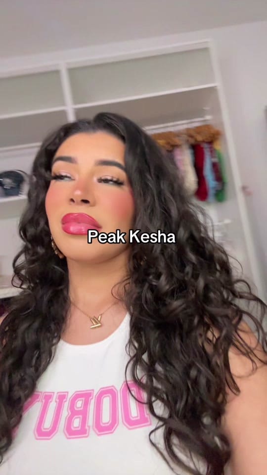 Post 3 by Anisa Santiago on TikTok (video)