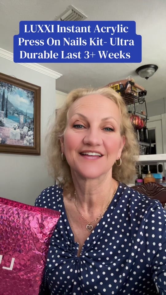 Post 6 by Adina on TikTok (video)