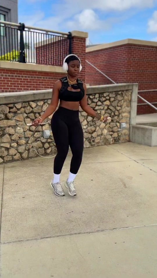 Post 4 by V Marie Fit on TikTok (video)