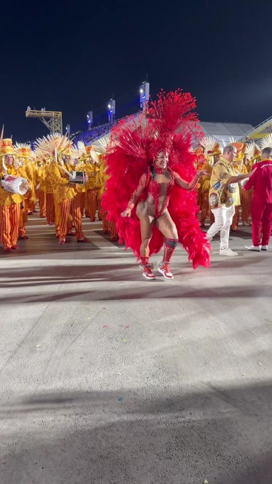 Post 4 by Gracyanne Barbosa on TikTok (video)