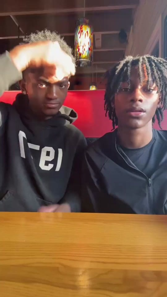 Post 1 by Girllookatdee on TikTok (video)