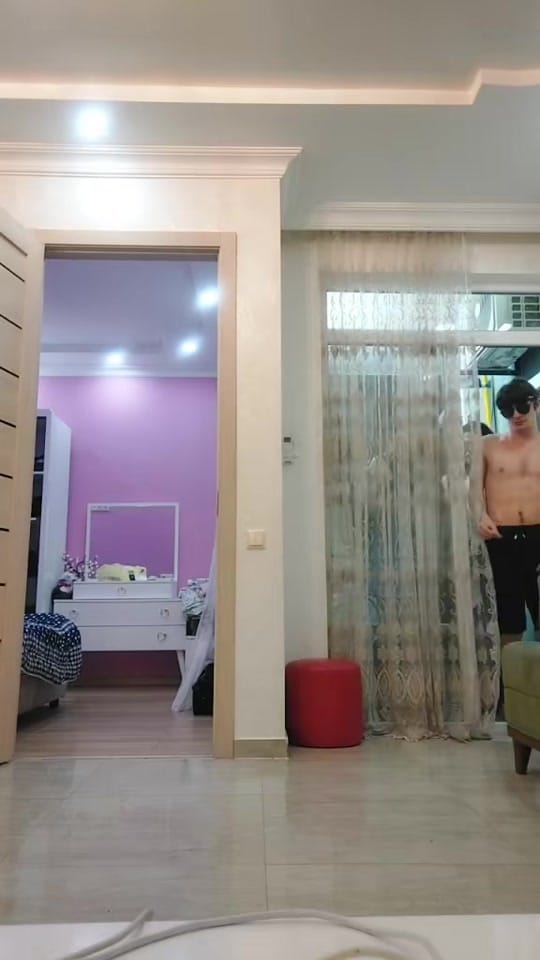 Post 1 by Badri Nakhiani on TikTok (video)
