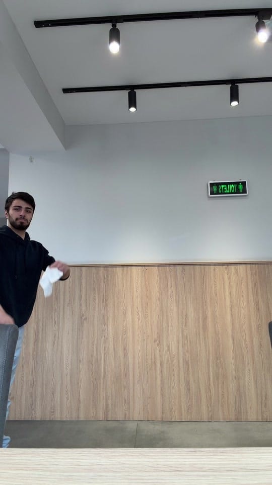 Post 2 by Badri Nakhiani on TikTok (video)