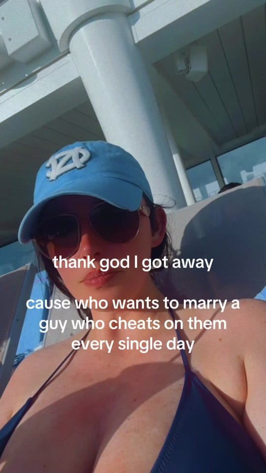 Post 4 by Alexandra on TikTok (video)