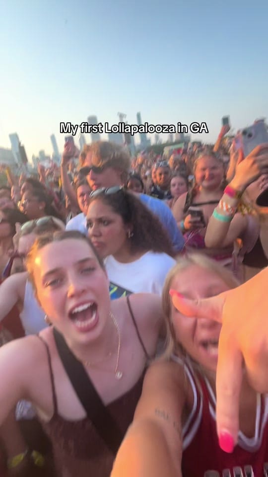 Post 9 by Ana West 🐥 on TikTok (video)