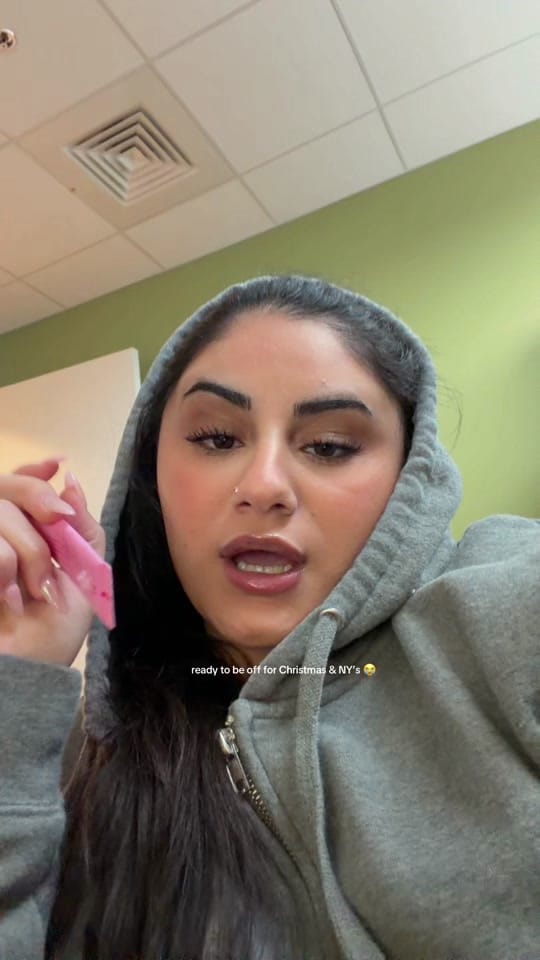 Post 8 by sh on TikTok (video)