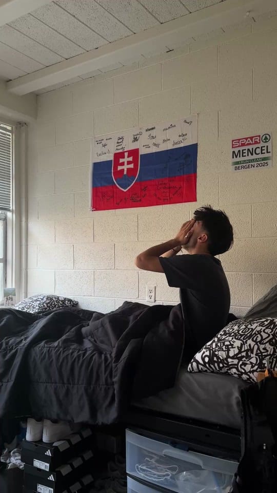 Post 8 by том on TikTok (video)