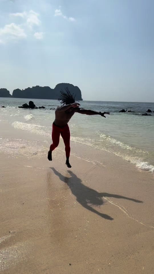 Post 5 by seny_acro_ on TikTok (video)