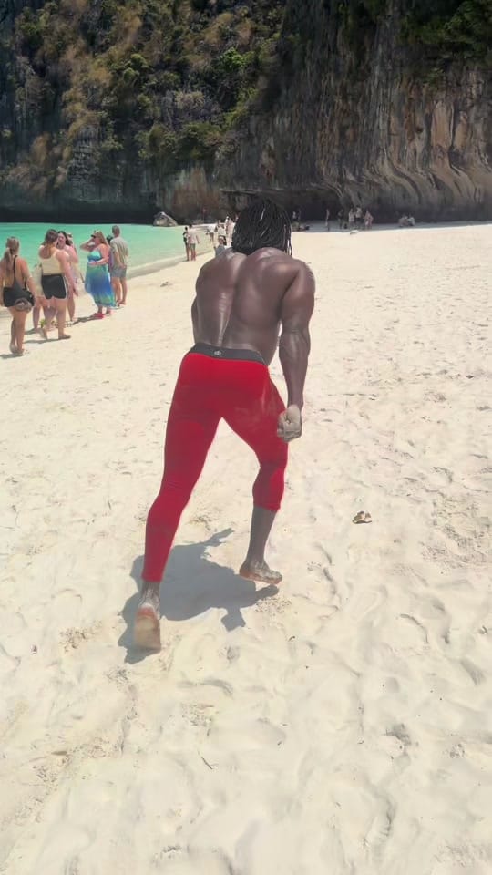 Post 6 by seny_acro_ on TikTok (video)