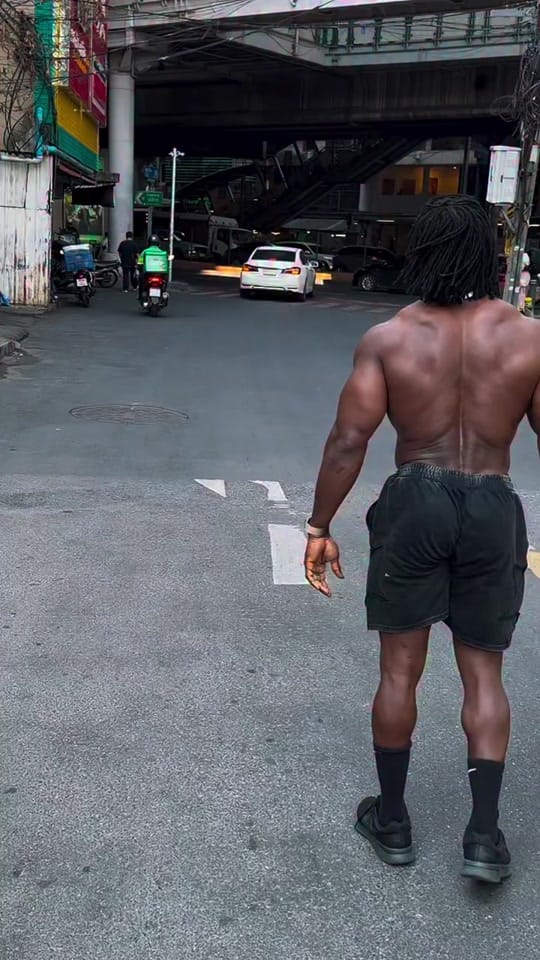 Post 7 by seny_acro_ on TikTok (video)
