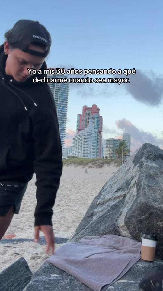 Post 7 by Santiago | Claridad Emocional on TikTok (video)