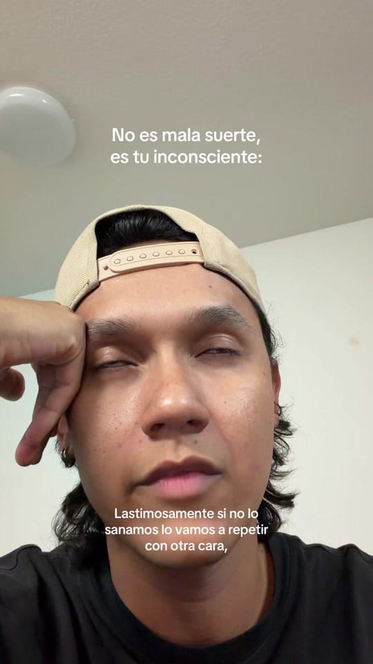 Post 3 by Santiago | Claridad Emocional on TikTok (video)
