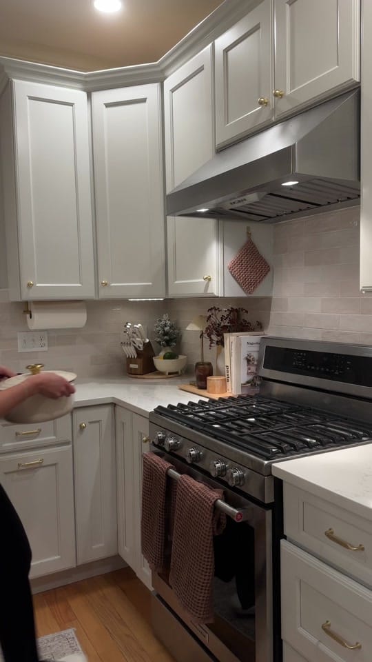 Post 5 by Diana Harris on TikTok (video)