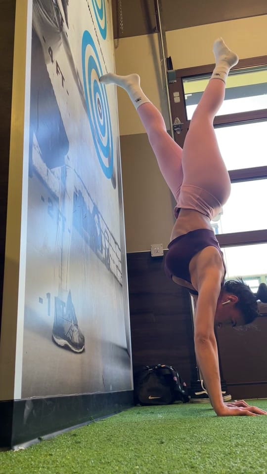 Post 1 by lilythemexhub on TikTok (video)