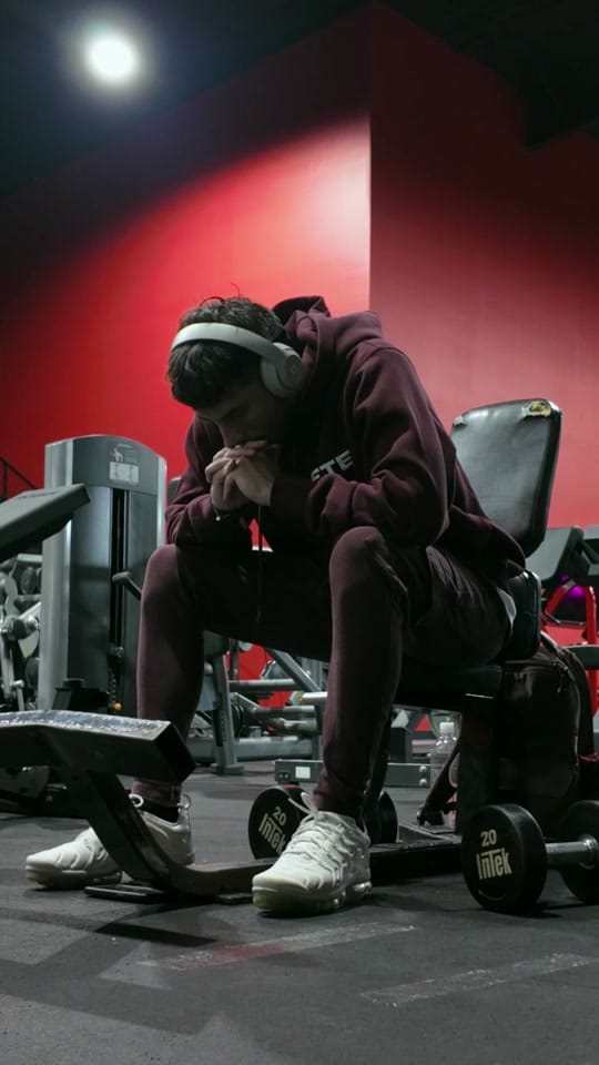 Post 4 by sosickvic on TikTok (video)