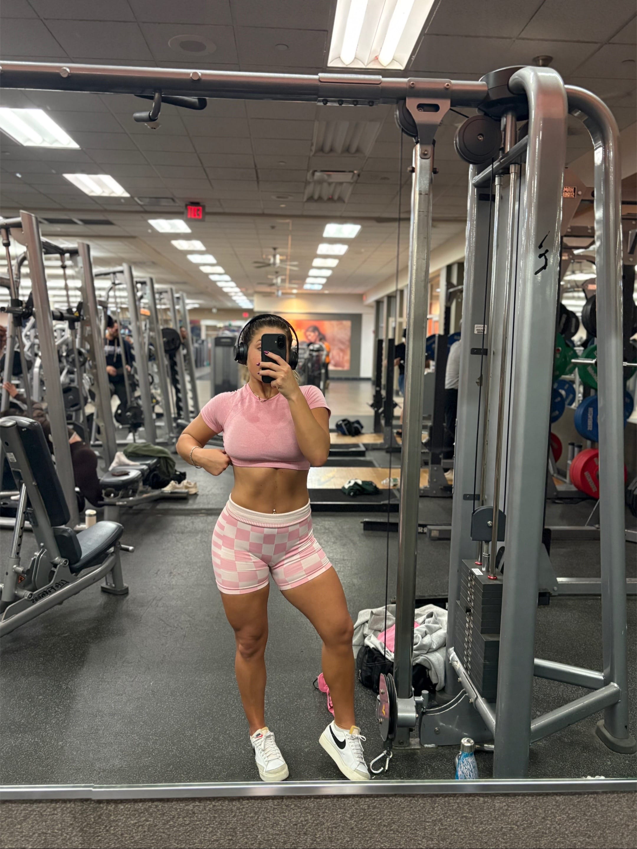 Post 10 by Diana on TikTok (video)