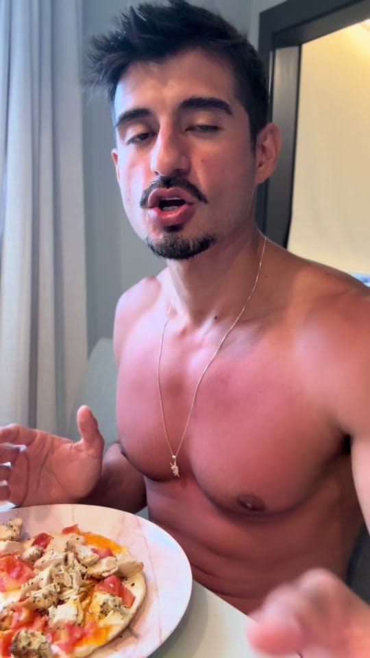 Post 6 by luissuarezls4 on TikTok (video)