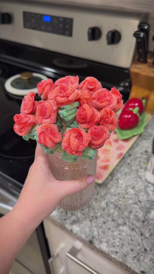 Post 8 by Alexandra on TikTok (video)
