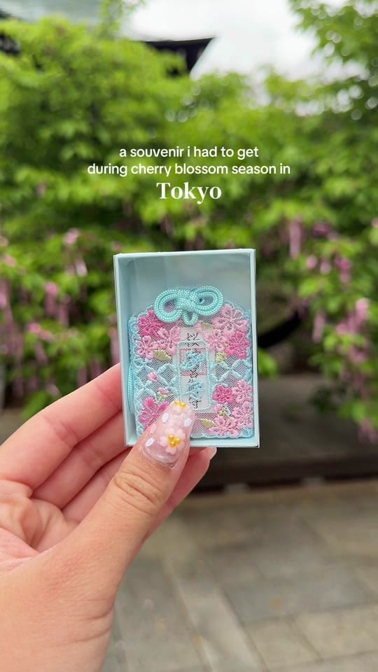 Post 3 by Vania • Solo Travel on TikTok (video)