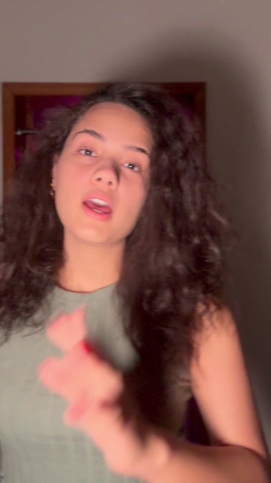 Post 10 by Ana Claudia on TikTok (video)