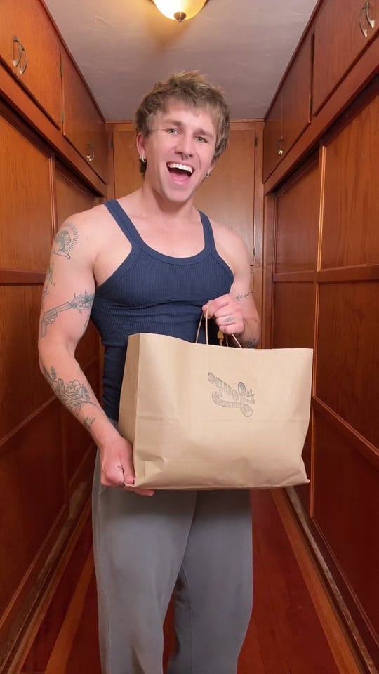 Post 10 by gabercon on TikTok (video)