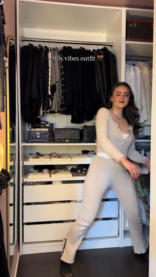 Post 10 by Savina Valentine on TikTok (video)