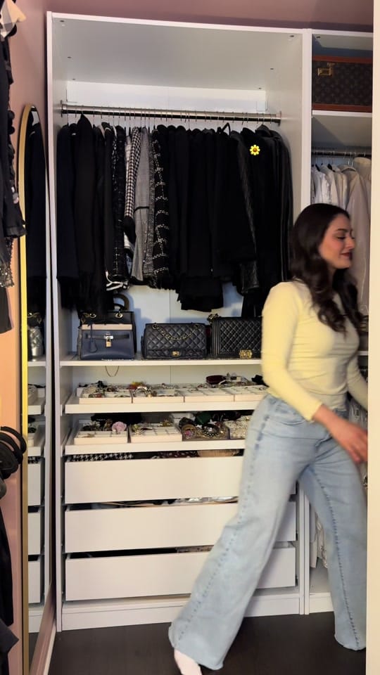 Post 5 by Savina Valentine on TikTok (video)