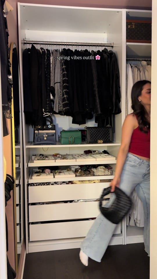 Post 1 by Savina Valentine on TikTok (video)