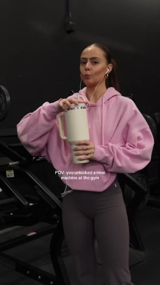 Post 5 by Veronika on TikTok (video)