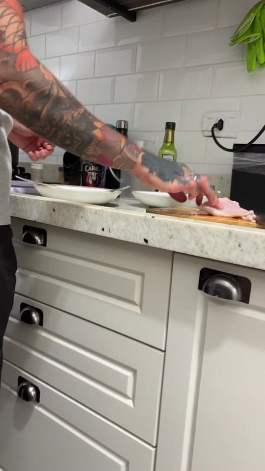 Post 3 by Pri Cordeiro on TikTok (video)