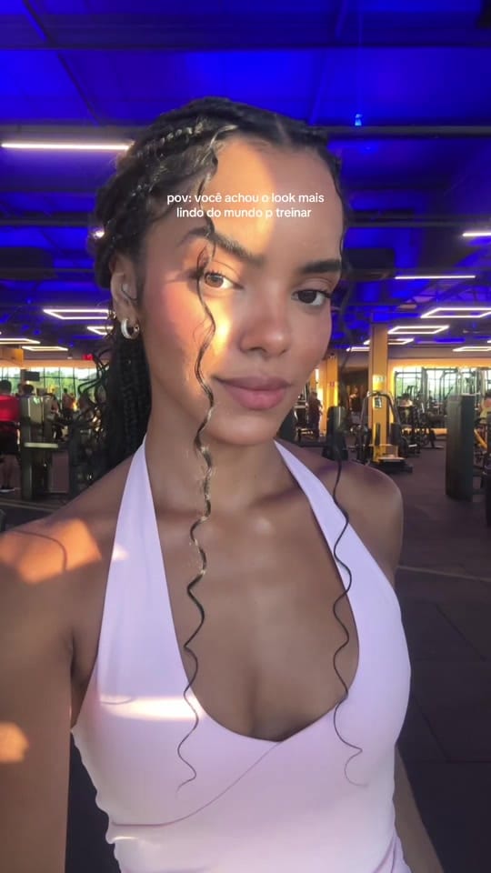 Post 5 by Bruna on TikTok (video)