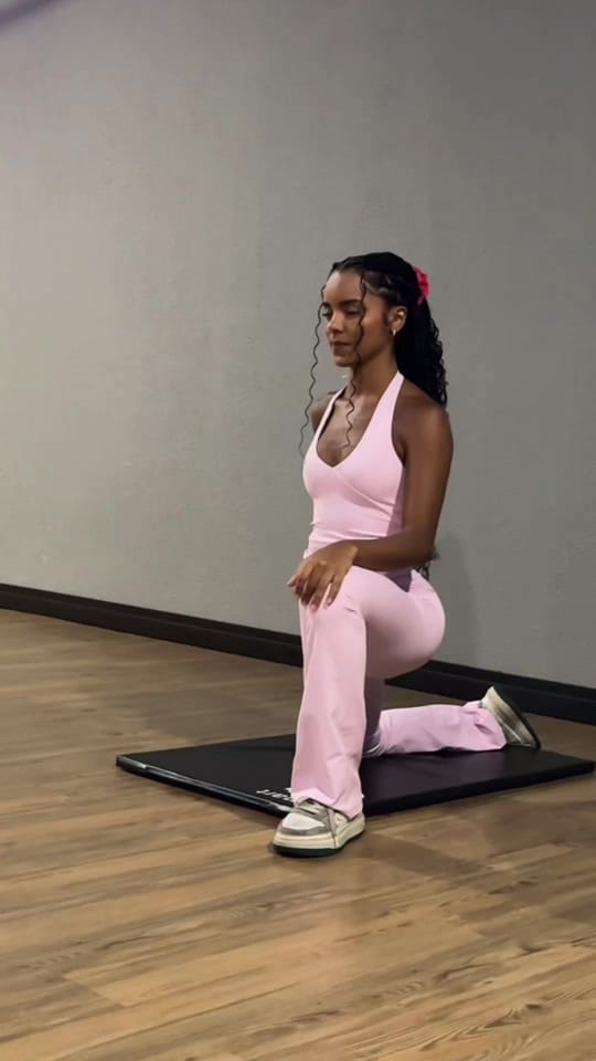 Post 4 by Bruna on TikTok (video)