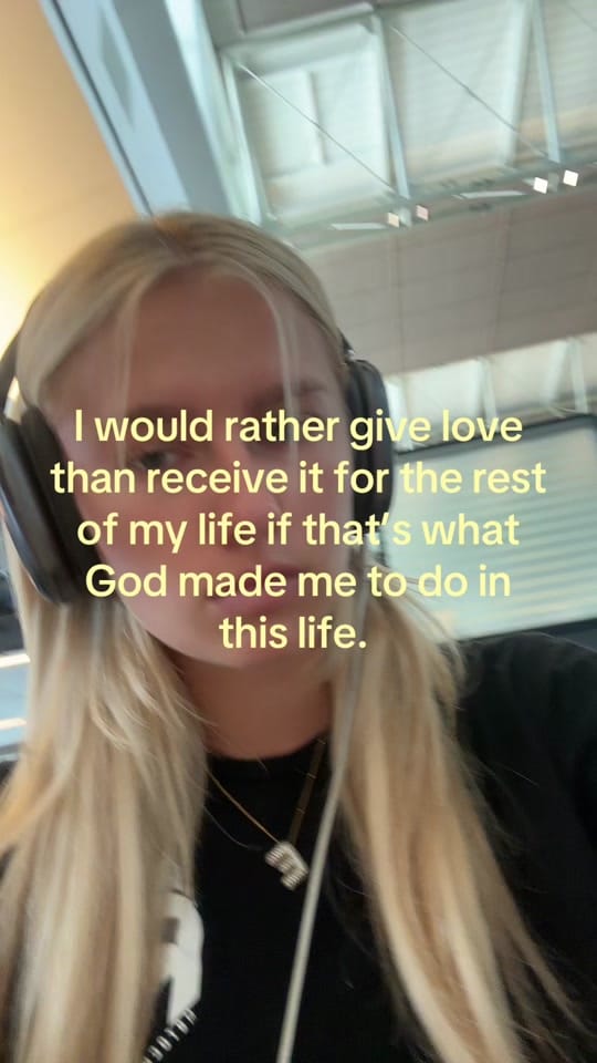 Post 6 by Ella Holland on TikTok (video)