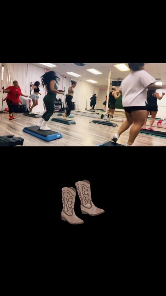 Post 7 by Laura on TikTok (video)