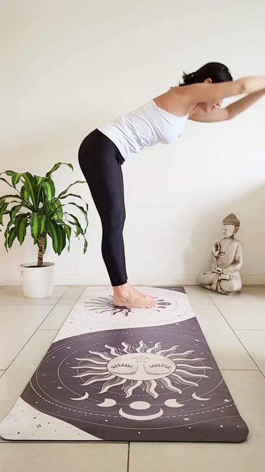 Post 9 by yogaconrochi on TikTok (video)