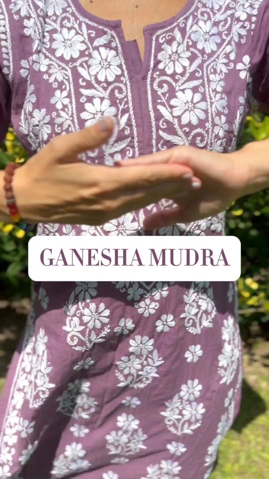Post 10 by yogaconrochi on TikTok (video)